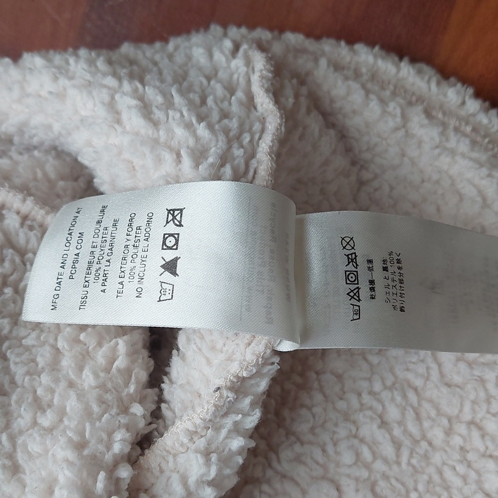 Patagonia Teddy Quarter Zip - Picture 5 of 8